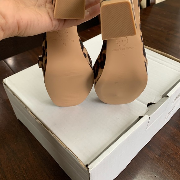 Leopard Platform Strappy Sandal - Picture 6 of 6